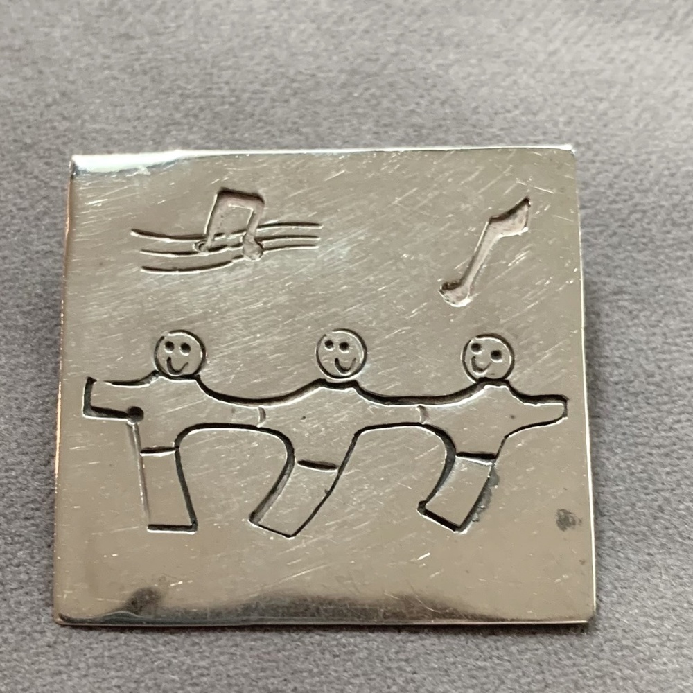 Vintage Mexico Sterling pin ...3 dancing figures..musical notes